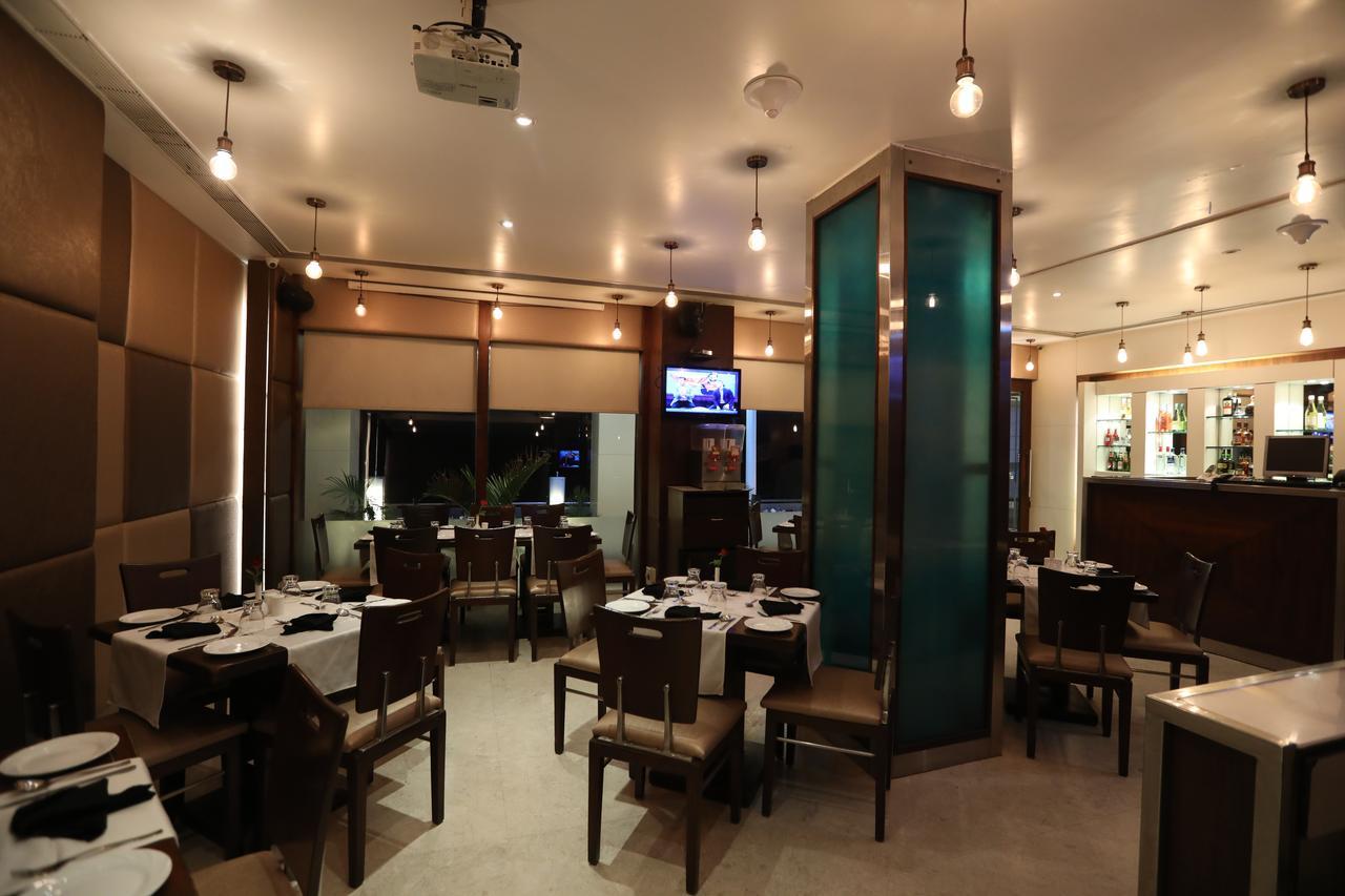 Citizen Hotel Mumbai Bagian luar foto