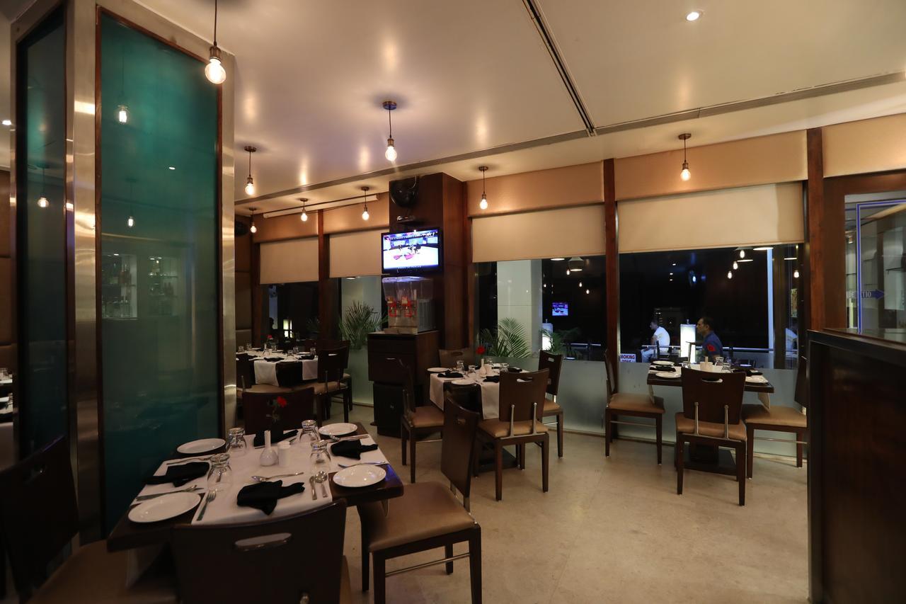 Citizen Hotel Mumbai Bagian luar foto