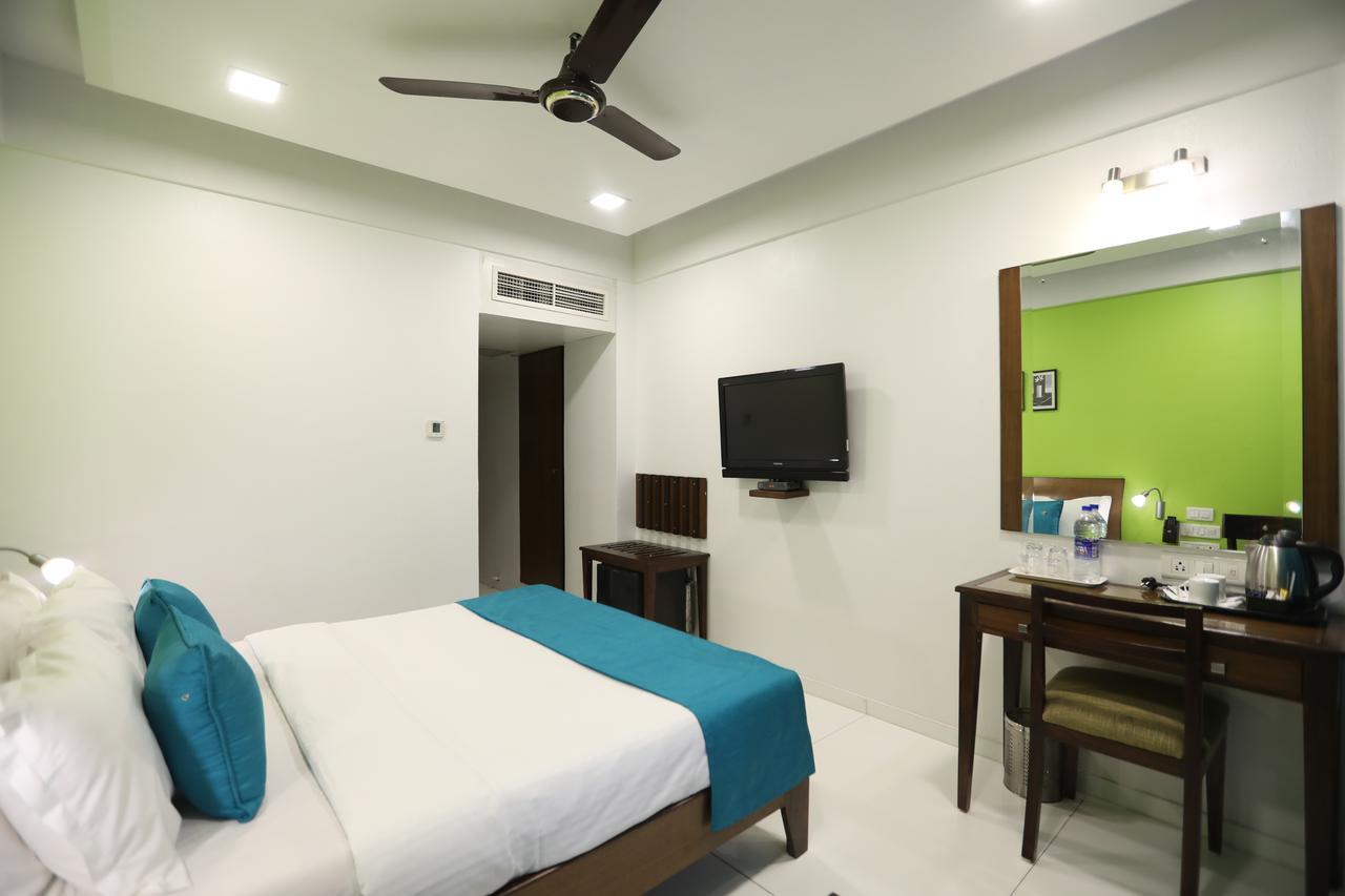 Citizen Hotel Mumbai Bagian luar foto