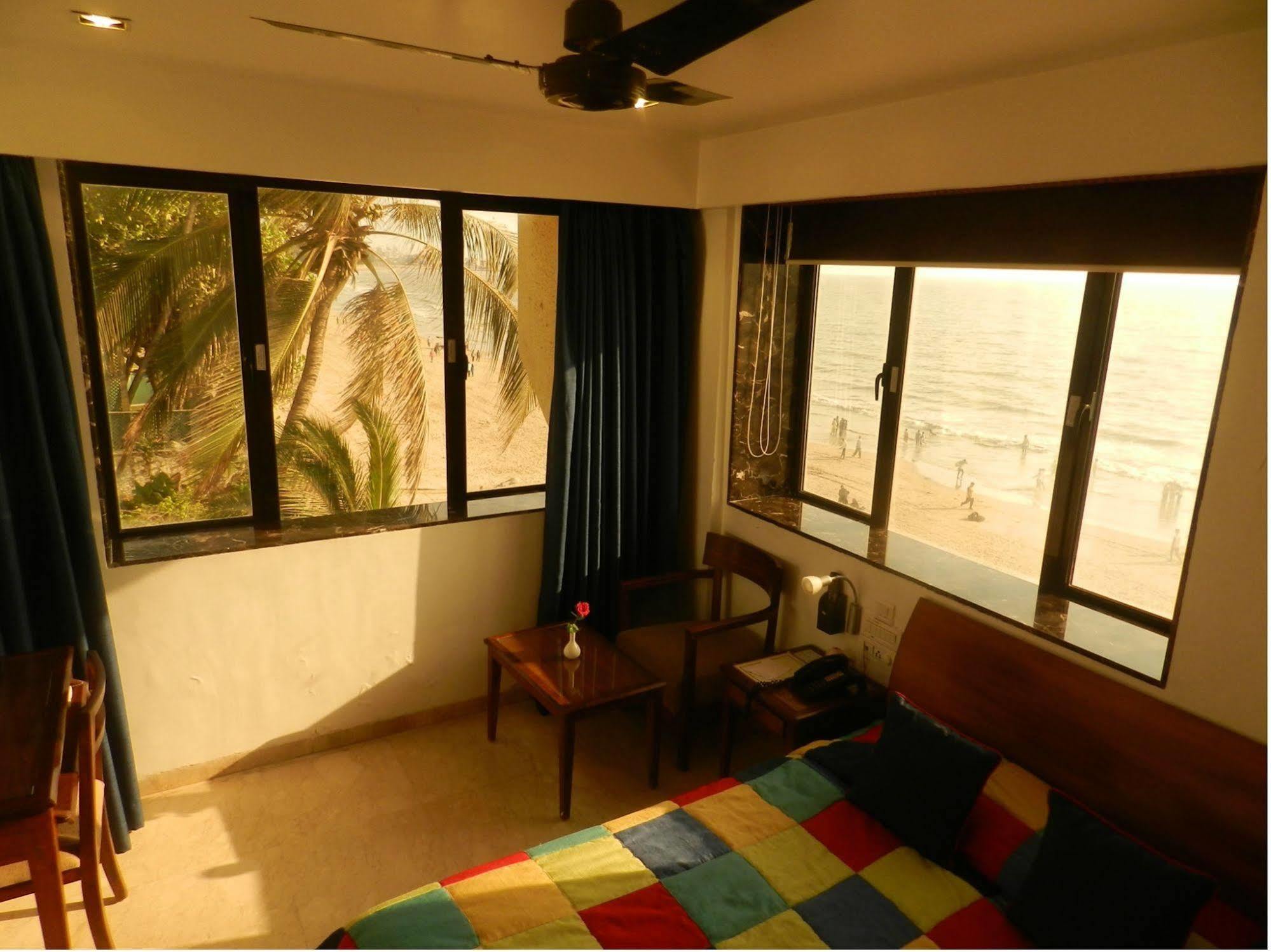 Citizen Hotel Mumbai Bagian luar foto