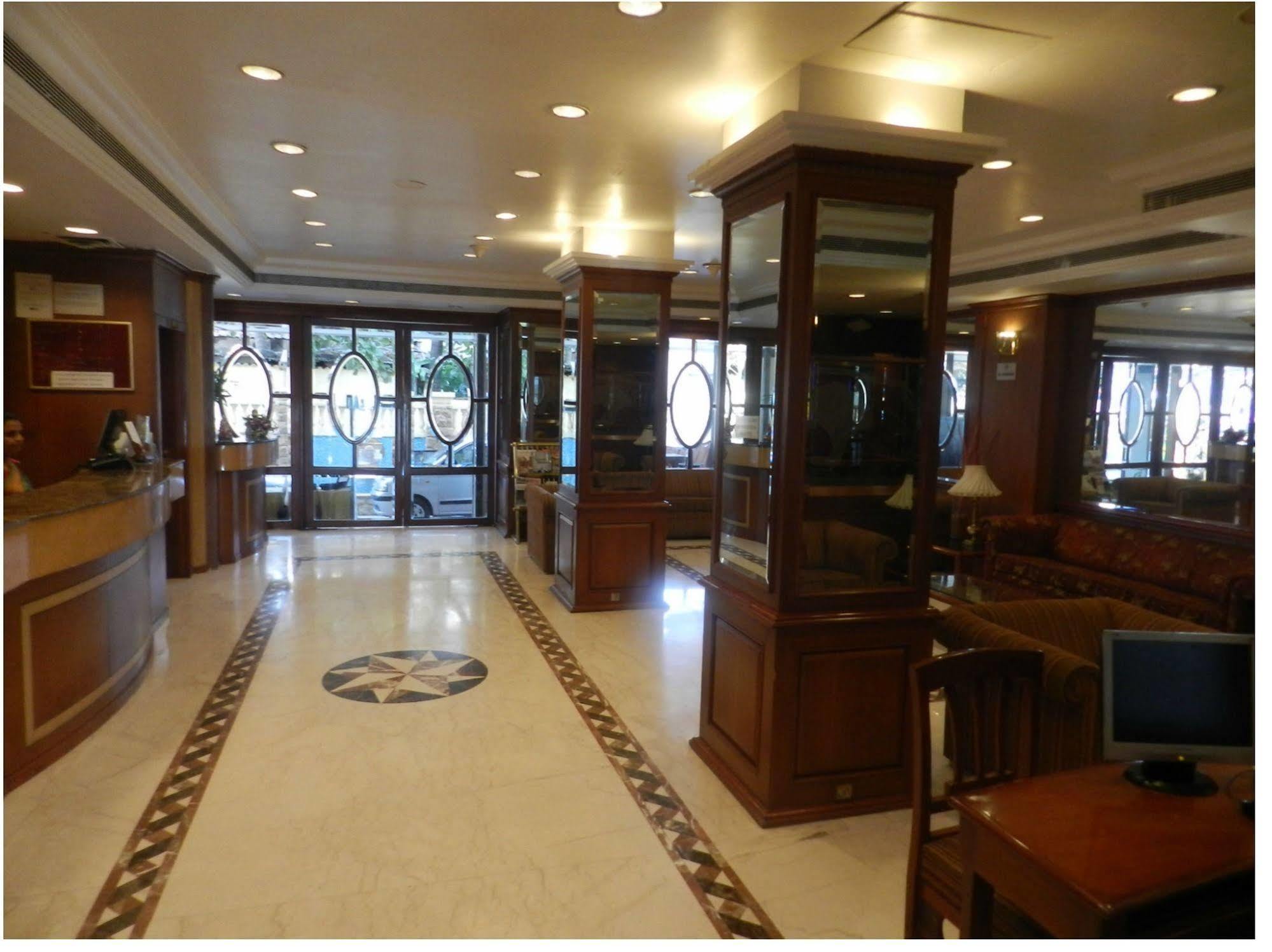 Citizen Hotel Mumbai Bagian luar foto